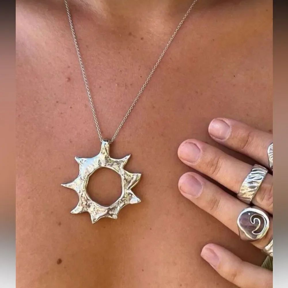 Sunburst Necklace N1687